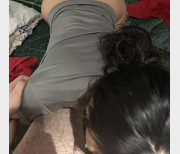 门事件:南京极品蜜桃臀新娘带男闺蜜回家玩耍