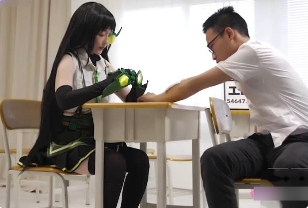 沈娜娜与海莉共同发起的反霸凌行动