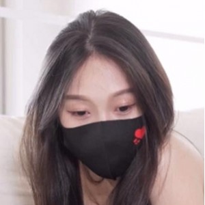 脚模摄影：黑丝长靴美女CC的臭脚享受-1V+1.3G