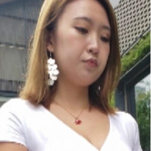 高跟长腿美女穿着紧身长裤的视频分享，百度云资源提供
