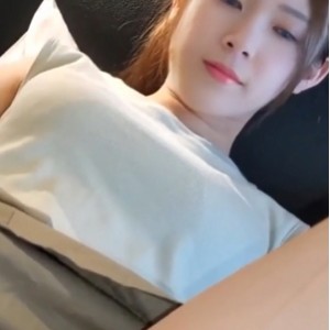 微博网红Roses鲤鲤：身材名媛的多人运动视频