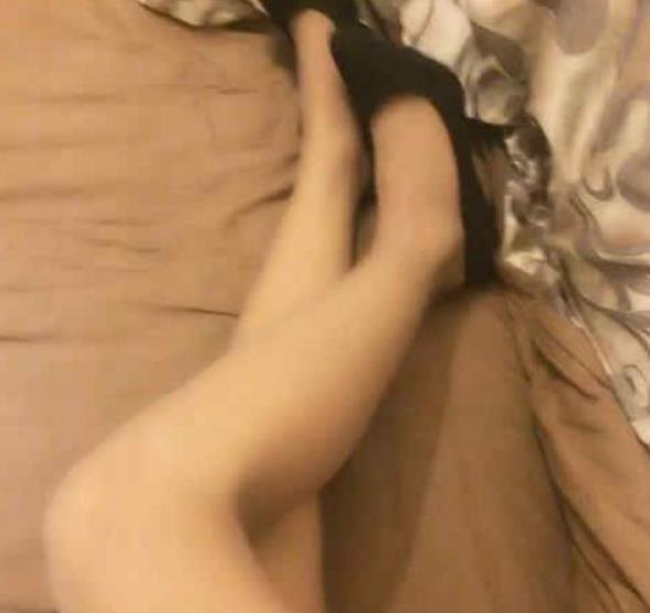 推特美腿女神丝足胭脂扣合集:神乎其神的长腿诱惑,1.7G视频大小等你来欣赏!