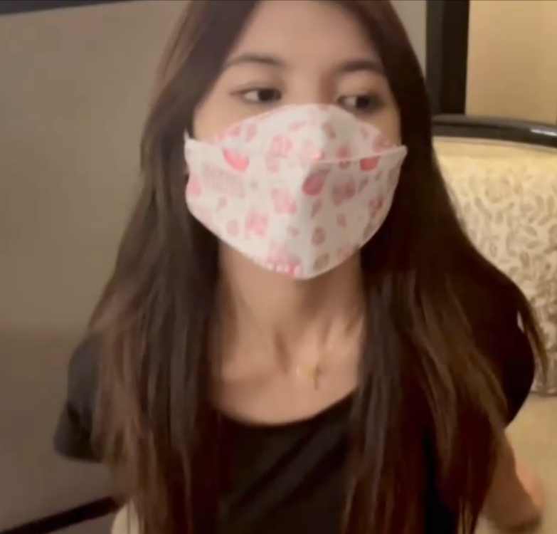 指教靓女小二先生：32.8g视频收藏，新增创可贴贴24K