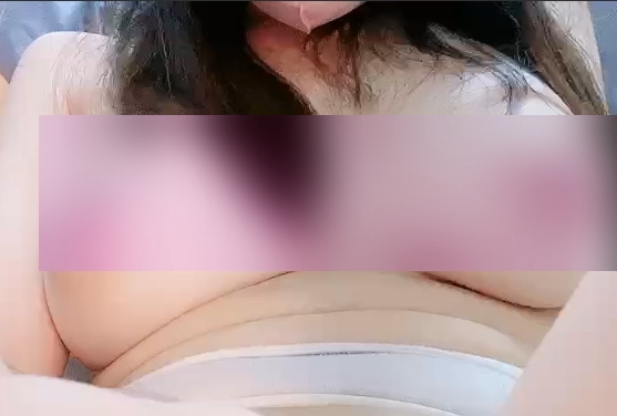 起了人们的好奇心,不仅仅是因为其内容的极限挑战性,更是因为其中隐藏的故事和秘密。或许这个视频只是冰山一角,背后还有更多未知的故事等待揭开。