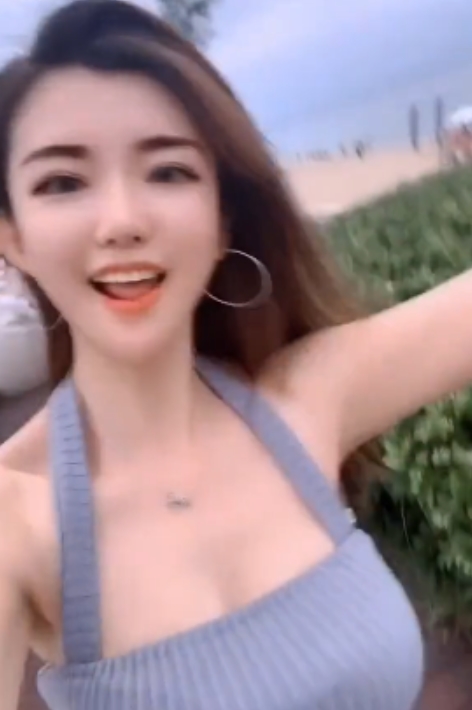 程宝宝泳衣短视频大合集，颜值小姐姐的定制精彩！