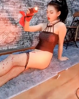 琳儿:身材纤细的女神,1V+1.15GB超推荐小狗视频