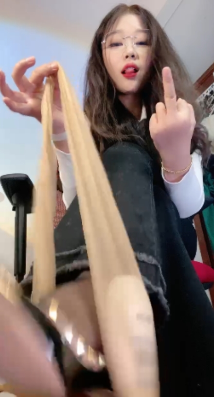 白桃S-第一视角-功能考试:191MB视频精彩呈现,百度云下载火热进行