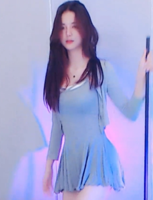 虎牙性感舞姬玹儿钞票枪热舞视频，枪保养山沟丝袜大腿大pp开放神态挺枪