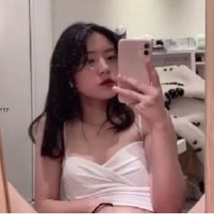 朱晏妮：最闷骚的姐姐，1V-107M，时长7分钟，21年旧资源，社保姬自怼