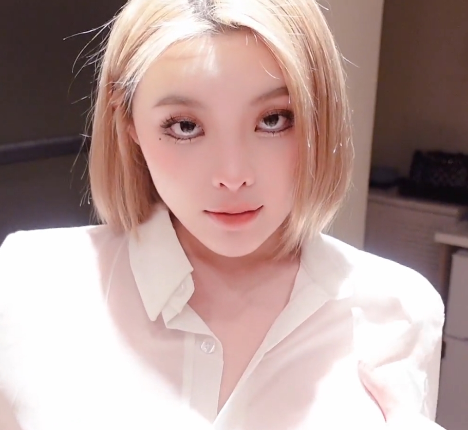 黄kitty2002102推出魅惑诱人大合集,415V+49G视频百度盘压缩包手机端下载,漂亮御姐范美臀让人印象深刻!