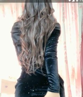 技巧和对镜头的驾驭能力,不禁让人对这位小姐姐的身体保持关注。总的来说,这个视频合集是一次难得的享受,不容错过!