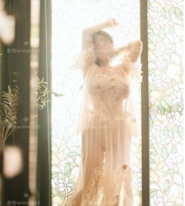 宅男女神九九酱最新作品合集,G奶浮力姬魅力来袭94V1.42G