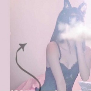 清纯女神KilledHypocrisy私人定制合集4V870M，颜值身材兼备，直播魅力无限