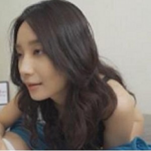 麻豆新作小凤新婚上集苏畅苏语棠最新合集1V1G42分，婚纱自拍，顶流化妆师现场抓拍