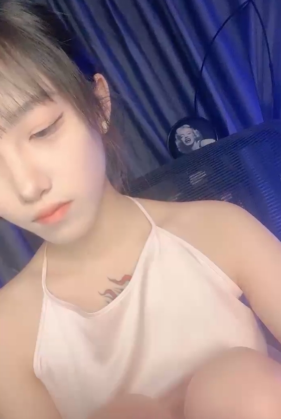 清纯热舞纹身女神18吖最新合集24V20.5G,全方位展示