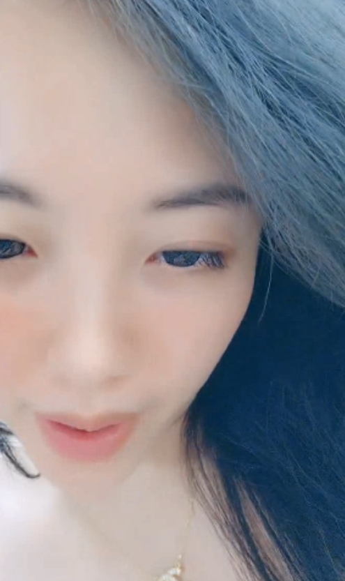 转载搬运风情女神小飘飘妩媚诱惑直播合集1V500M，精彩表演解压密码ahhthl