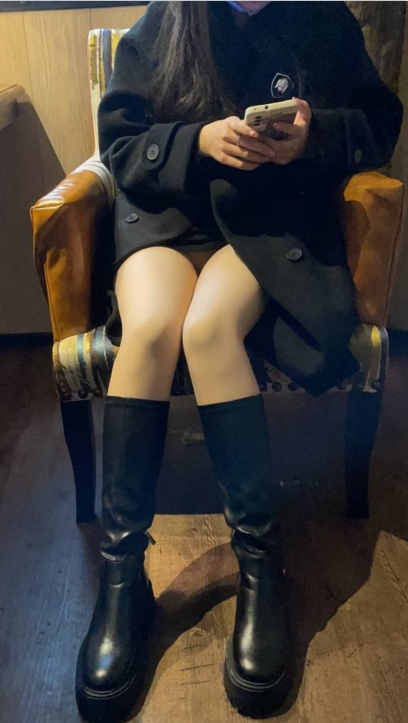 转载搬运绿帽私拍天花板J神最新合集6V2.6G，三人泡澡三人游喷泉