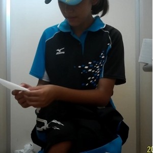 体育训练馆拍摄暑假网球学妹合集4V1.15G，妹纸练习与趣事