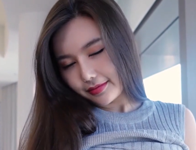 众筹热门梦幻女神木木森最新合集1V629M，景观高楼内