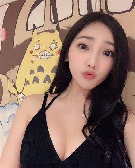 美女主播虎牙诱惑啵啵奶茶最新合集4V7.3G，jk服装舞蹈表演