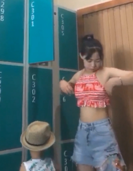 宿舍拍摄坑闺蜜最新合集137V37G,甜蜜友情瞬间