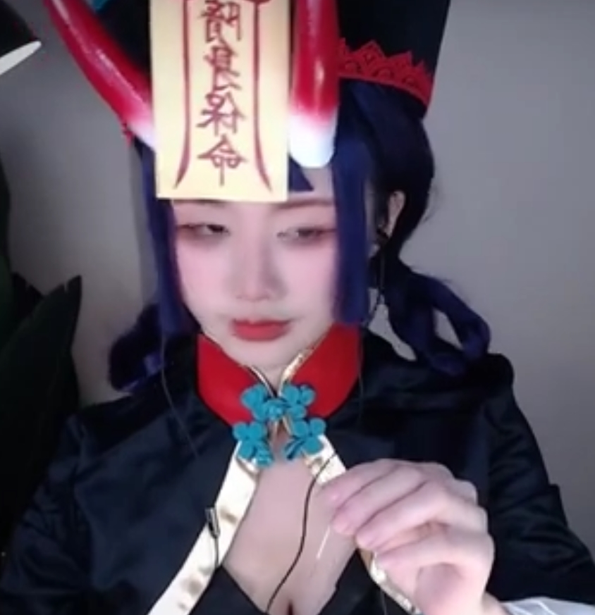 虎牙萌夏茉福利合集13V1.2G，专业Coser姐姐好凶！