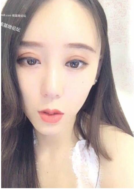 虎牙美女甜美艾薇儿baby最新合集1V0.5G,精彩瞬间收藏