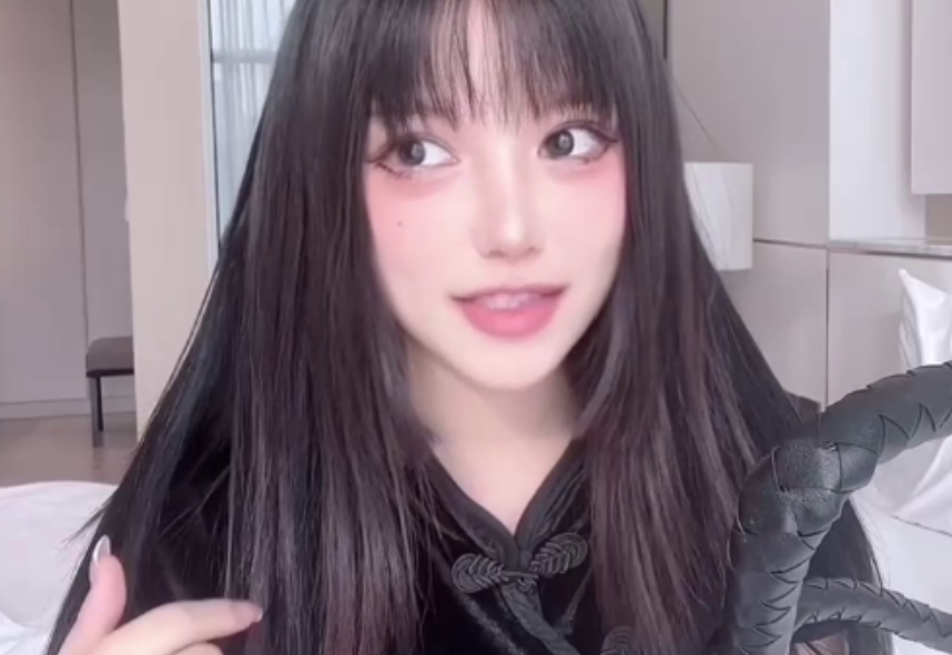 抖音欲梦反差视频合集80部33.7G，补档去重无密码，肤白有料某处饱满咬着唇喘气