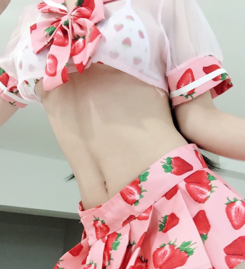 百度沂禾喵喵原版福利合集多部7.1G，人娇小带痣