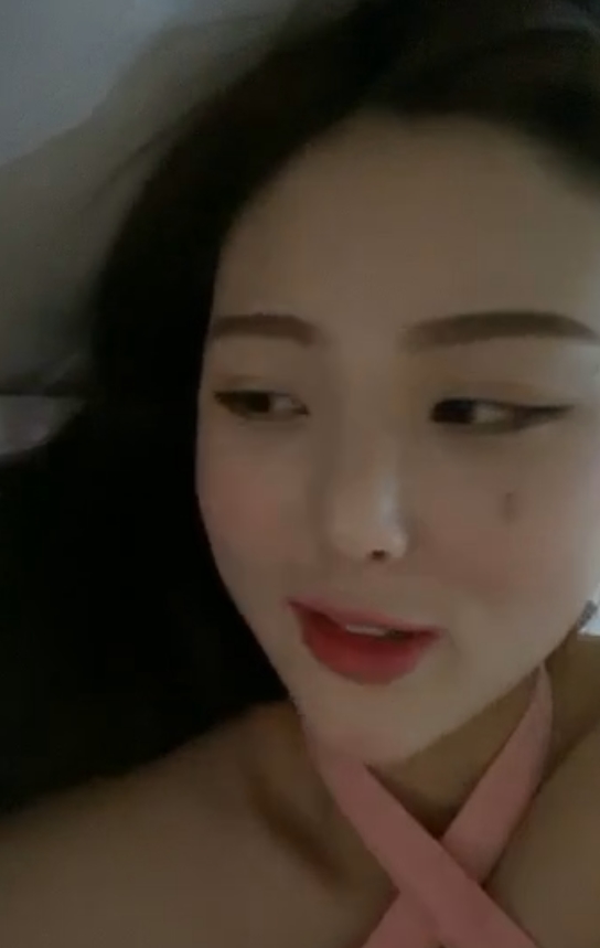 网红子语吖夜场实录44部纯欲风21.9G霓虹灯下摇曳生姿