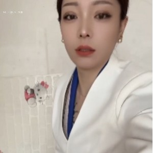 小梅抖音道具御姐互动9部1.4G丰满