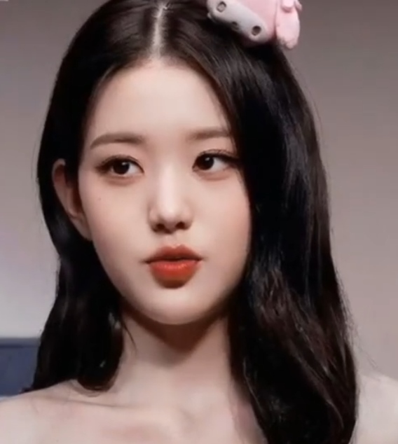 推特AI女星推演合集24V20M太逼真了