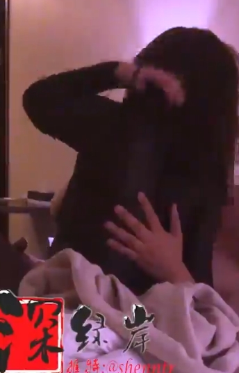 腐猫儿推特妻子221部25G超火辣