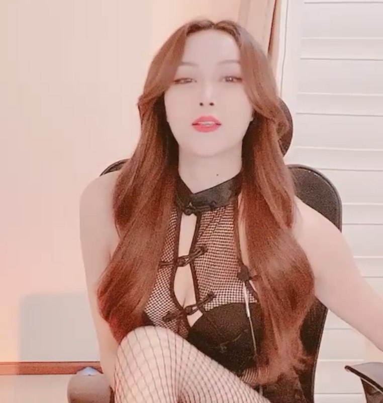 推圈ANNVV私拍秘档108部155.2G优质珍藏