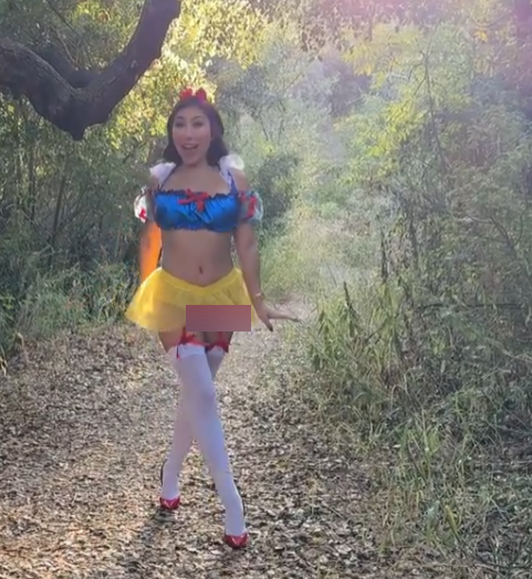 NicoleDoshi野外双人秀834M青岛姐胖臀特写