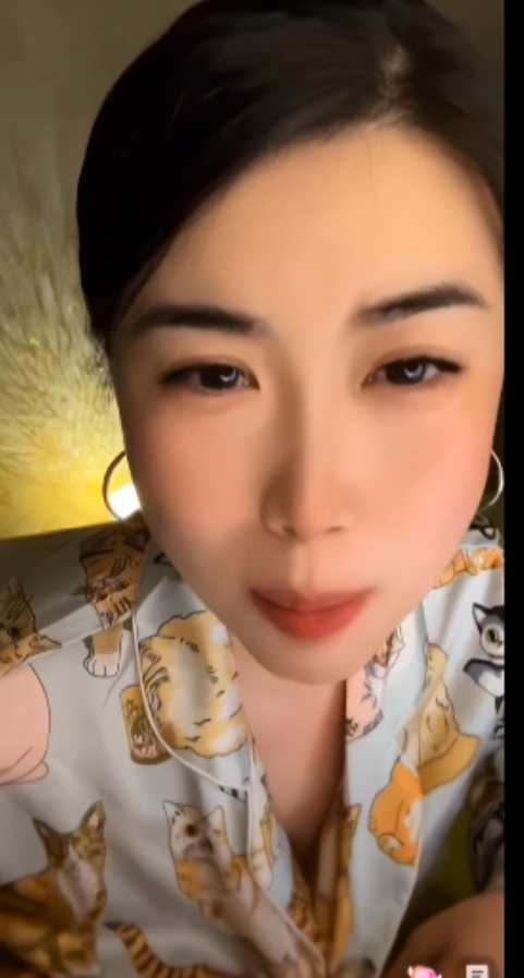 某手ihgdvvh热舞闪现合集88V1.4G太顶了